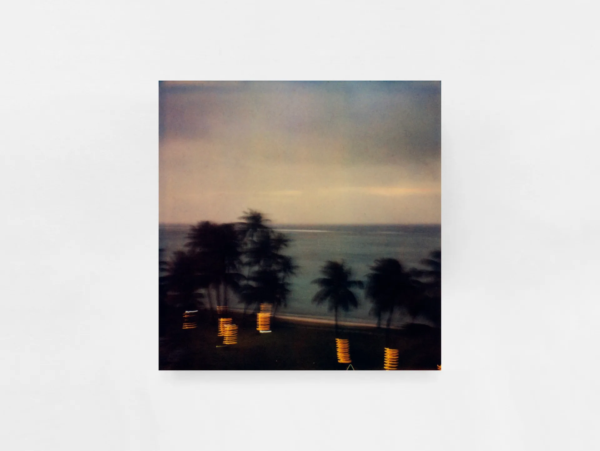 Day / Night image 5